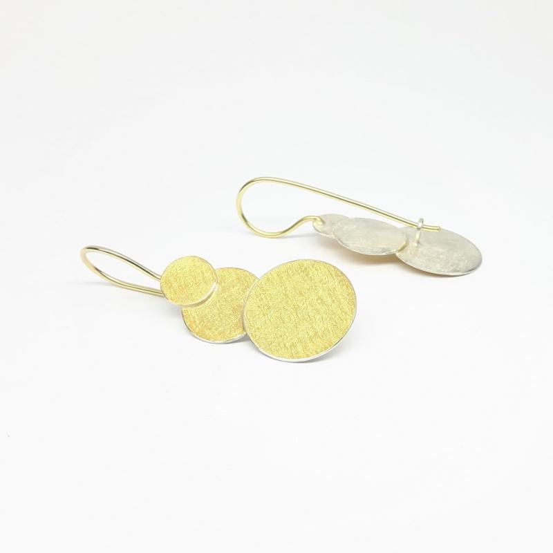 Boucles d'oreilles en argent 925/- , or fin et or jaune 18kt.