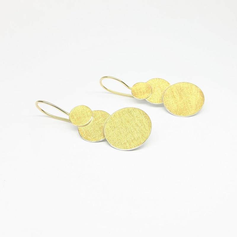 Boucles d'oreilles en argent 925/- , or fin et or jaune 18kt.