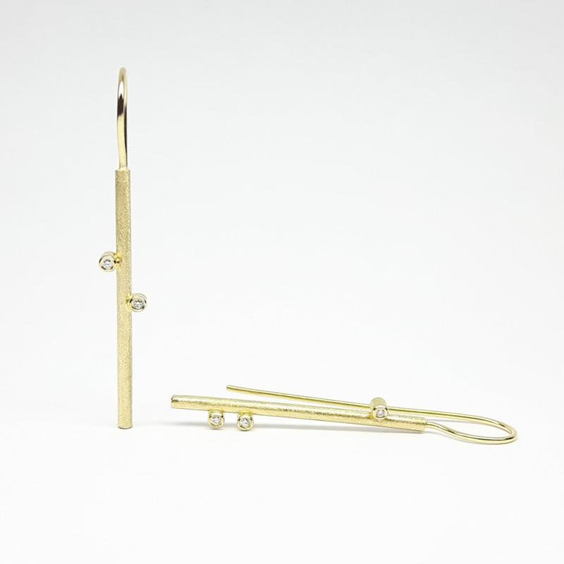 Boucles d'oreilles en or jaune 18kt et diamants. Pièce unique.