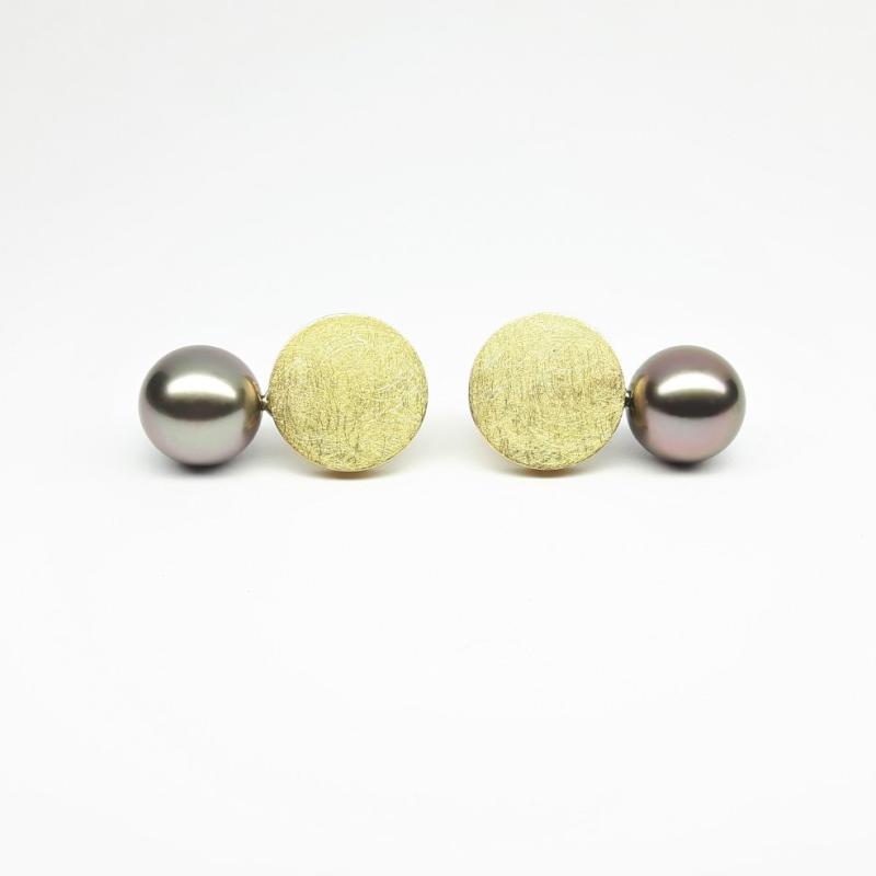 Boucles d'oreilles en or jaune 18kt perles de Tahiti Ø12mm.