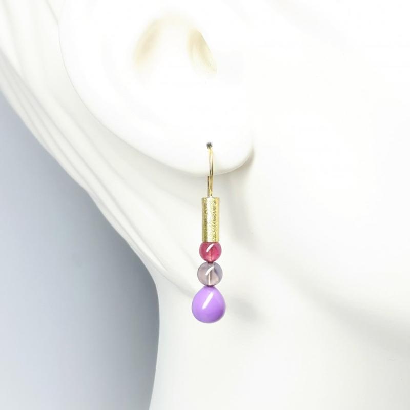 Boucles d'oreilles en or jaune 18kt, tourmaline et pampilles en hétérosite. Pièce unique.