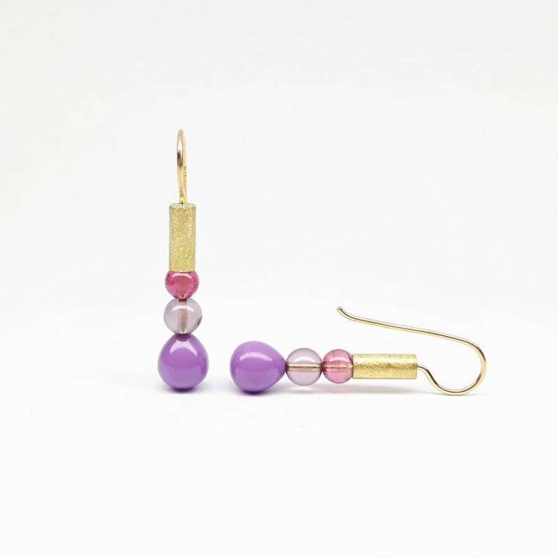 Boucles d'oreilles en or jaune 18kt, tourmaline et pampilles en hétérosite. Pièce unique.