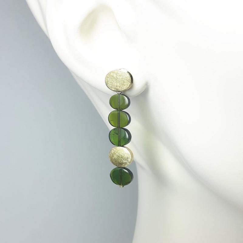 Boucles d'oreilles en or jaune 18kt et tourmalines vertes.