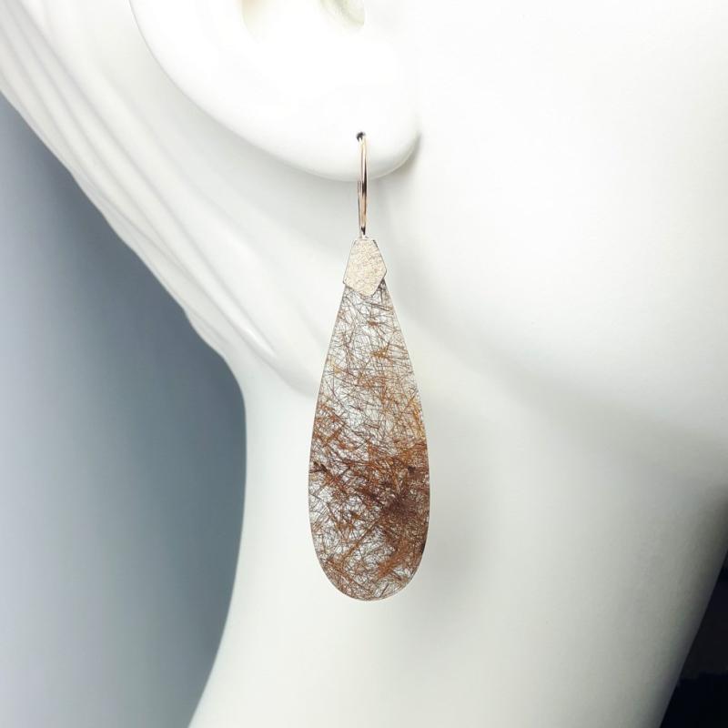 Boucles d'oreilles en or rouge 18kt et pampilles en quartz rutile cheveux d'ange. Pièce unique.