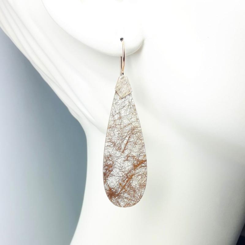 Boucles d'oreilles en or rouge 18kt et pampilles en quartz rutile cheveux d'ange. Pièce unique.