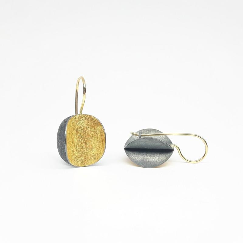 Boucles d'oreilles en argent 925/-, or fin et or jaune 18kt.