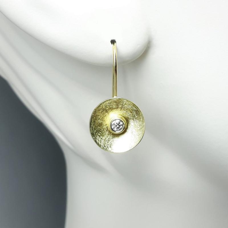 Boucles d'oreilles en or jaune 18kt et brillants Ø3.8mm 0,40ct.