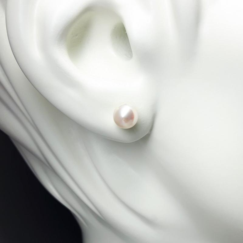 Boucles d'oreilles en or jaune 18kt et perles de culture Akoya blanches ø6,2mm.