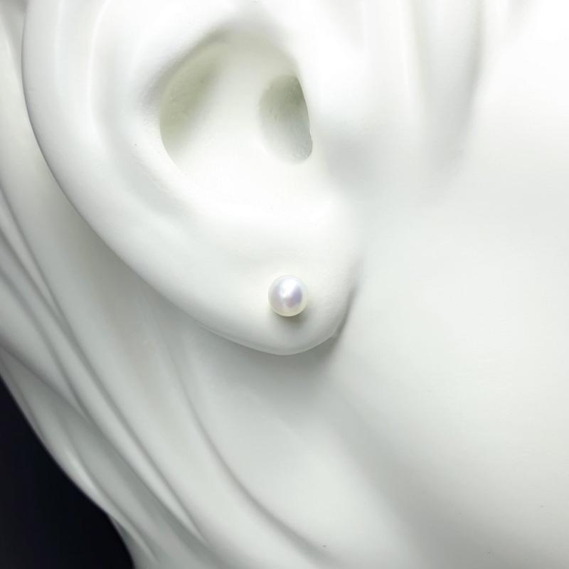 Boucles d'oreilles en or jaune 18kt et perles de culture d'eau douce blanches bouton ø4-4,5mm