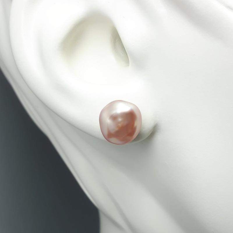 Boucles d'oreilles en or jaune 18kt et perles de culture d'eau douce Keshi Ø11mm rose/violet.