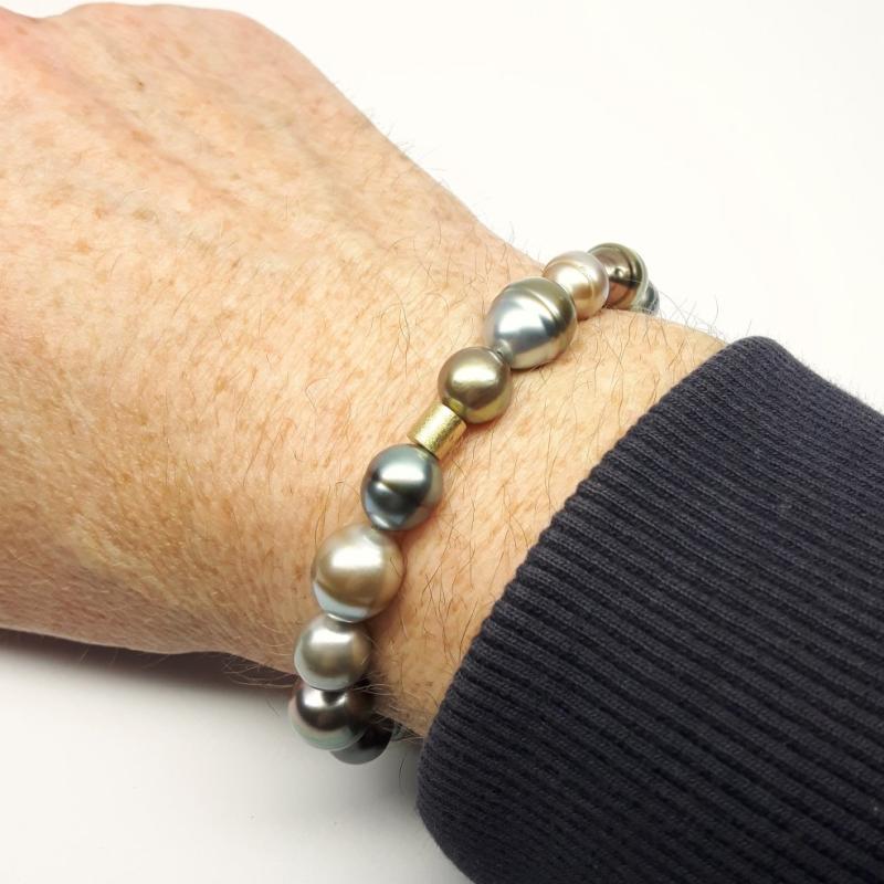 Bracelet en perles de tahiti et or jaune 18kt. Pièce unique.