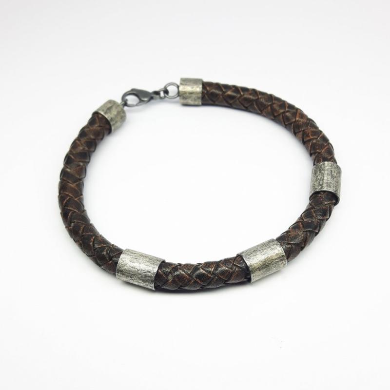 Bracelet en cuir et argent 925/- noirci.