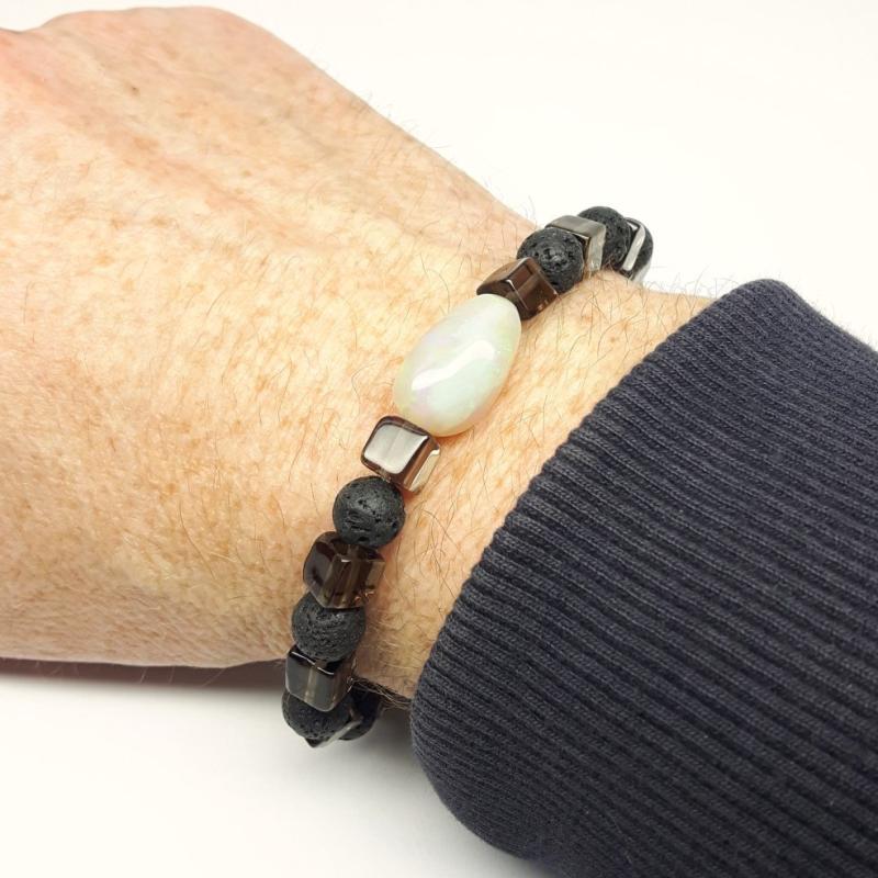Bracelet en lave, quartz fumé, opale et argent 925/-. Pièce unique.