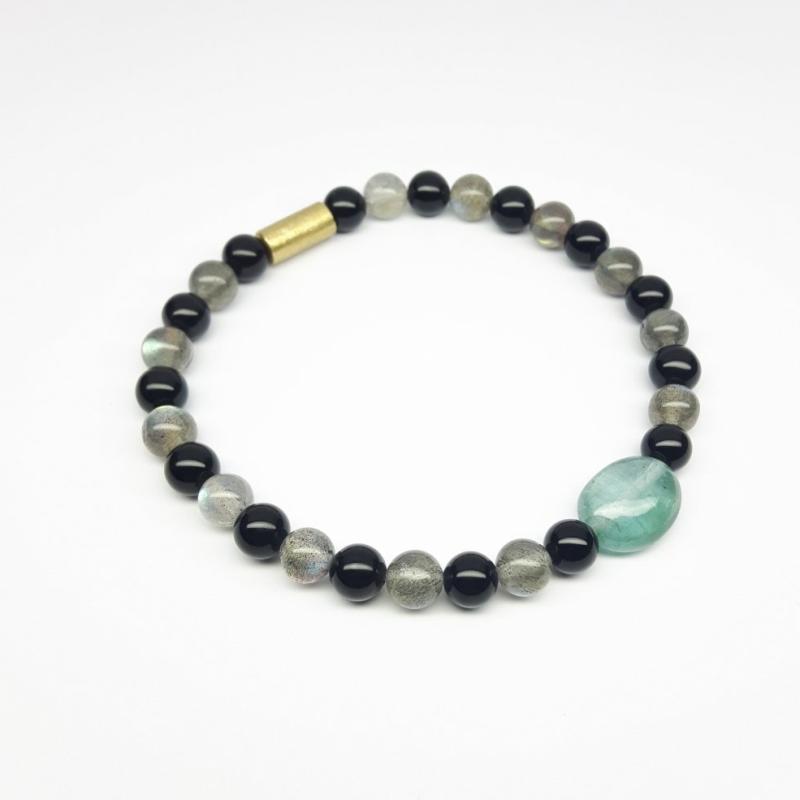 Bracelet en onyx, labradorite, aigue-marine et or jaune 18kt. Pièce unique.