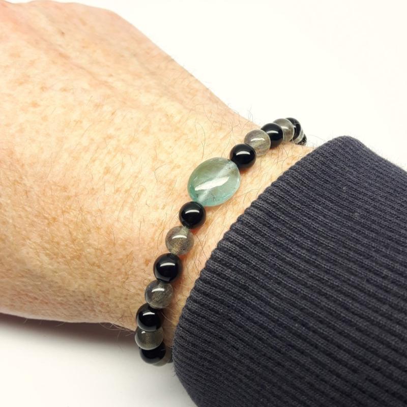 Bracelet en onyx, labradorite, aigue-marine et or jaune 18kt. Pièce unique.