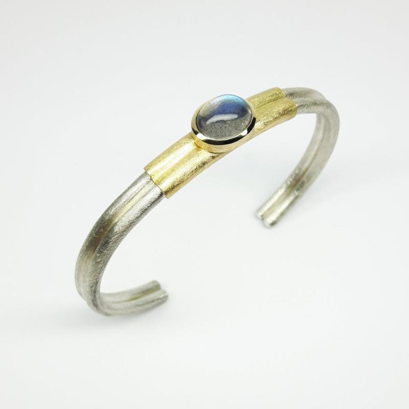 Bracelet en argent 925-., or jaune 18kt et labradorite.
