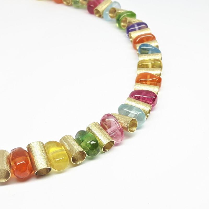 Collier en aigue-marine, tourmaline, grenat mandarin, péridot, améthyste, béryl jaune et or 18kt. Pièce unique!