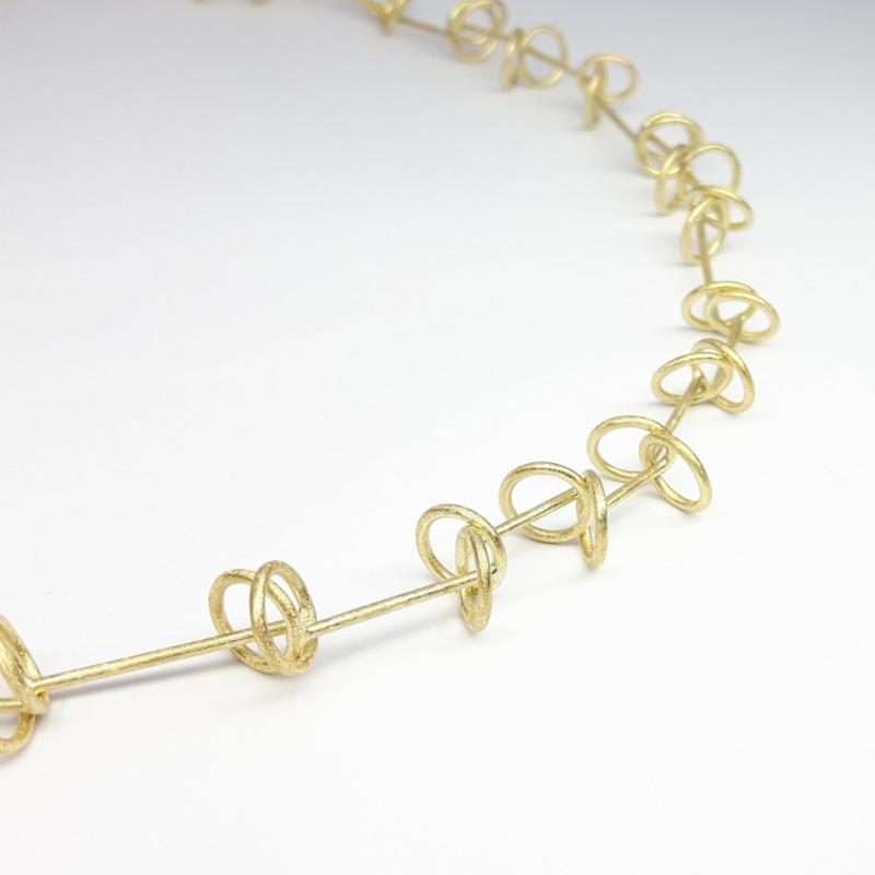 Collier fait main en or jaune 18kt. Pièce unique.