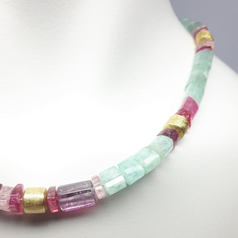 Collier en aigue-marine, tourmaline rose et or jaune 18kt. Pièce unique.