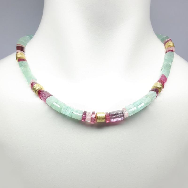 Collier en aigue-marine, tourmaline rose et or jaune 18kt. Pièce unique.