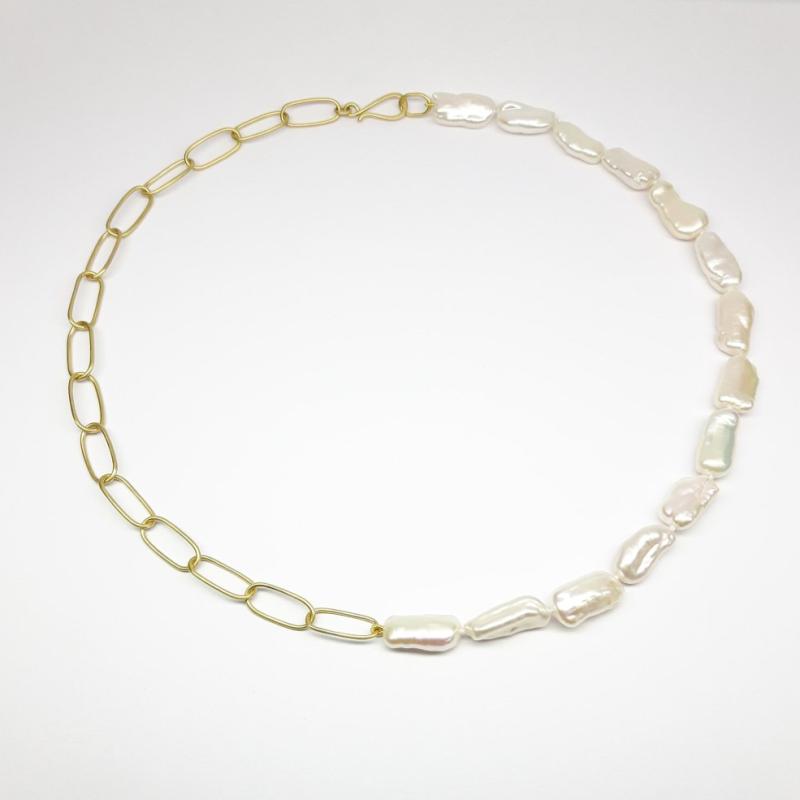 Collier en or jaune 18kt et perles de culture d'eau douce Biwa. Pièce unique.
