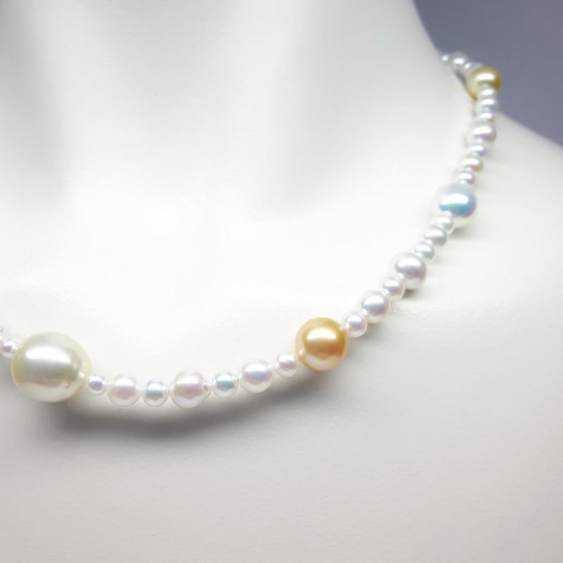 Collier en perles d’eau douce, perles Ming, perles de Mers du Sud et or jaune 18kt. Pièce unique.