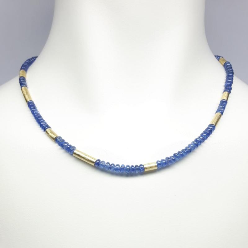 Collier en saphir et or jaune 18kt. Pièce unique.