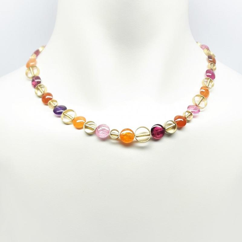 Collier en or jaune 18kt,tourmaline rose, grenat mandarin et améthyste. Pièce unique.