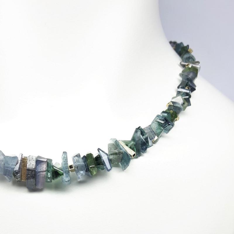 Collier en or jaune 18kt et tourmaline facettée. Pièce unique.