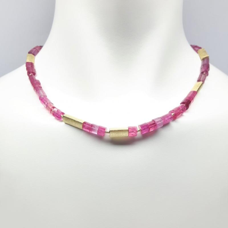 Collier en tourmaline rose et or jaune 18kt. Pièce unique.