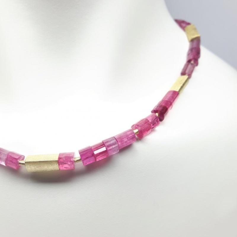 Collier en tourmaline rose et or jaune 18kt. Pièce unique.