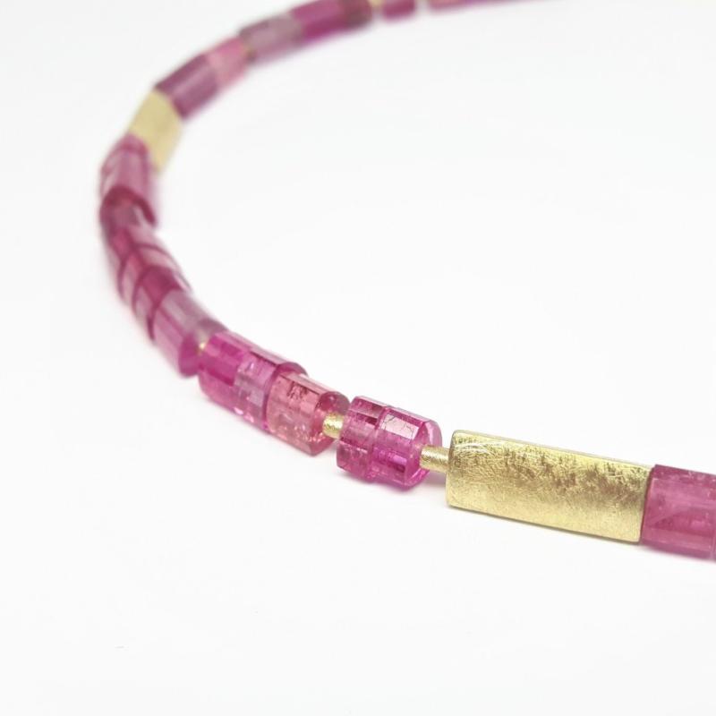 Collier en tourmaline rose et or jaune 18kt. Pièce unique.