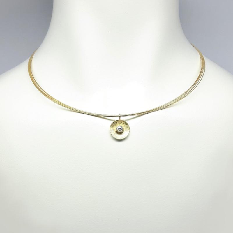 Pendentif en or jaune 18kt avec 1 brillant 0.20ct.