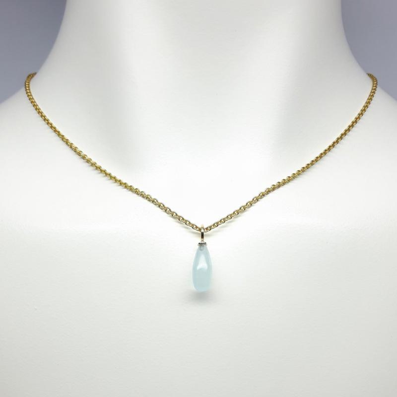 Pendentif en or jaune 18kt et pampille en aigue-marine. Pièce unique.