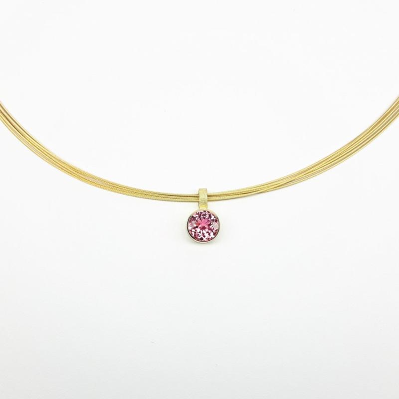 Pendentif en or jaune 18kt et tourmaline rose Ø7mm.