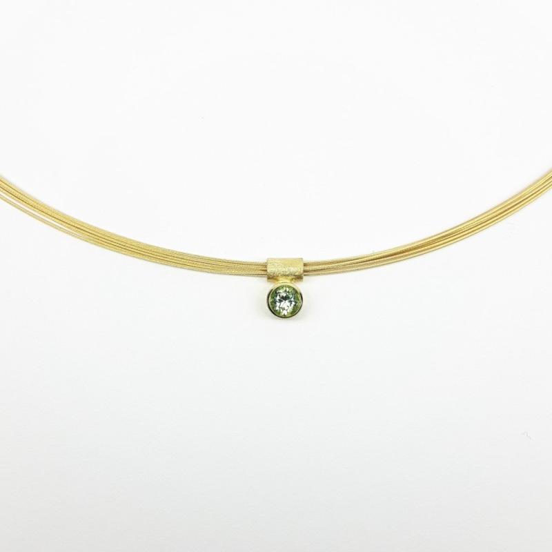 Pendentif en or jaune 18kt et tourmaline verte Ø5mm.